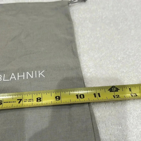 Manolo Blahnik - Picture 2 of 3